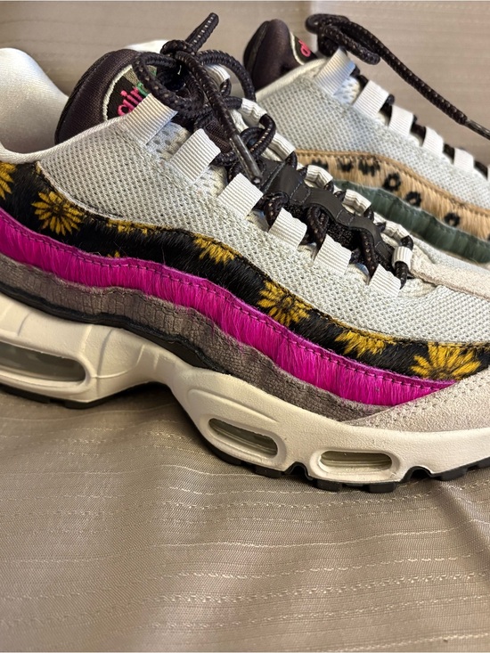 Nike Shoes - Nike Women’s Air Max 95 Sunflower and Leopard
